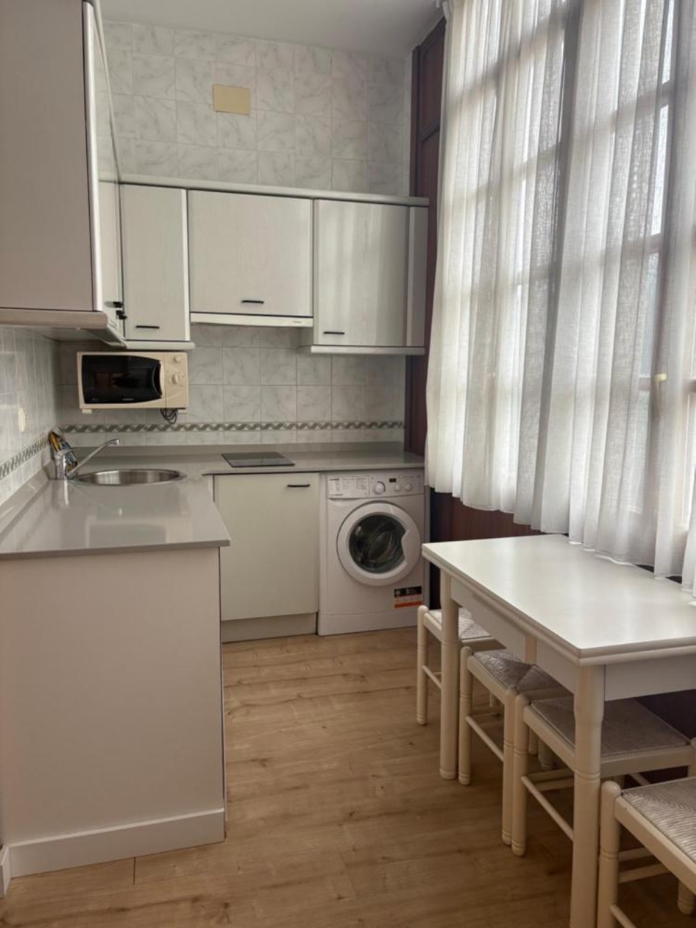 Room image 4