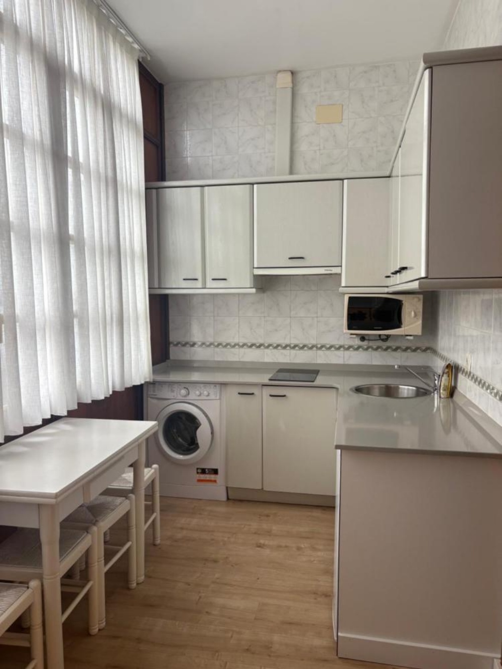 Room image 4
