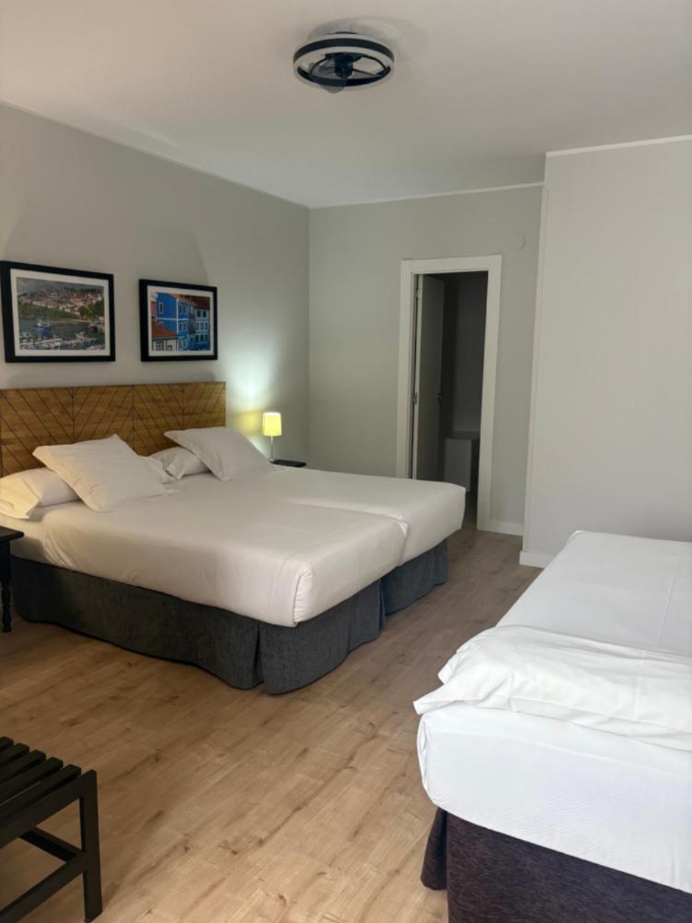 Room image 3