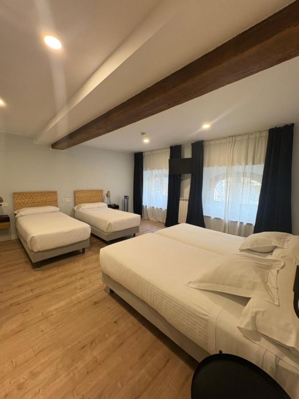 Room image 2