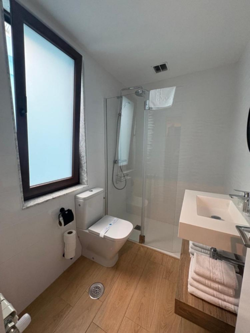 Room image 4
